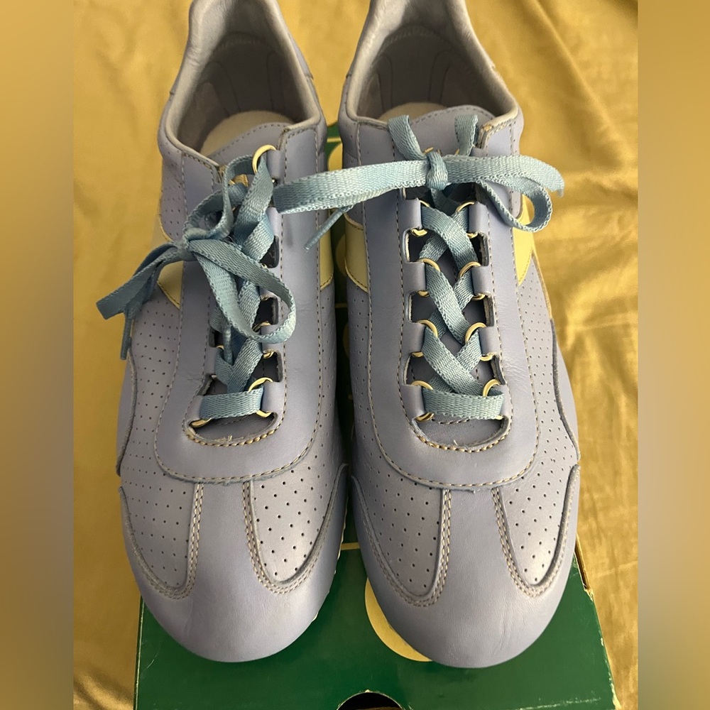 One of a kind, Deodora sneakers